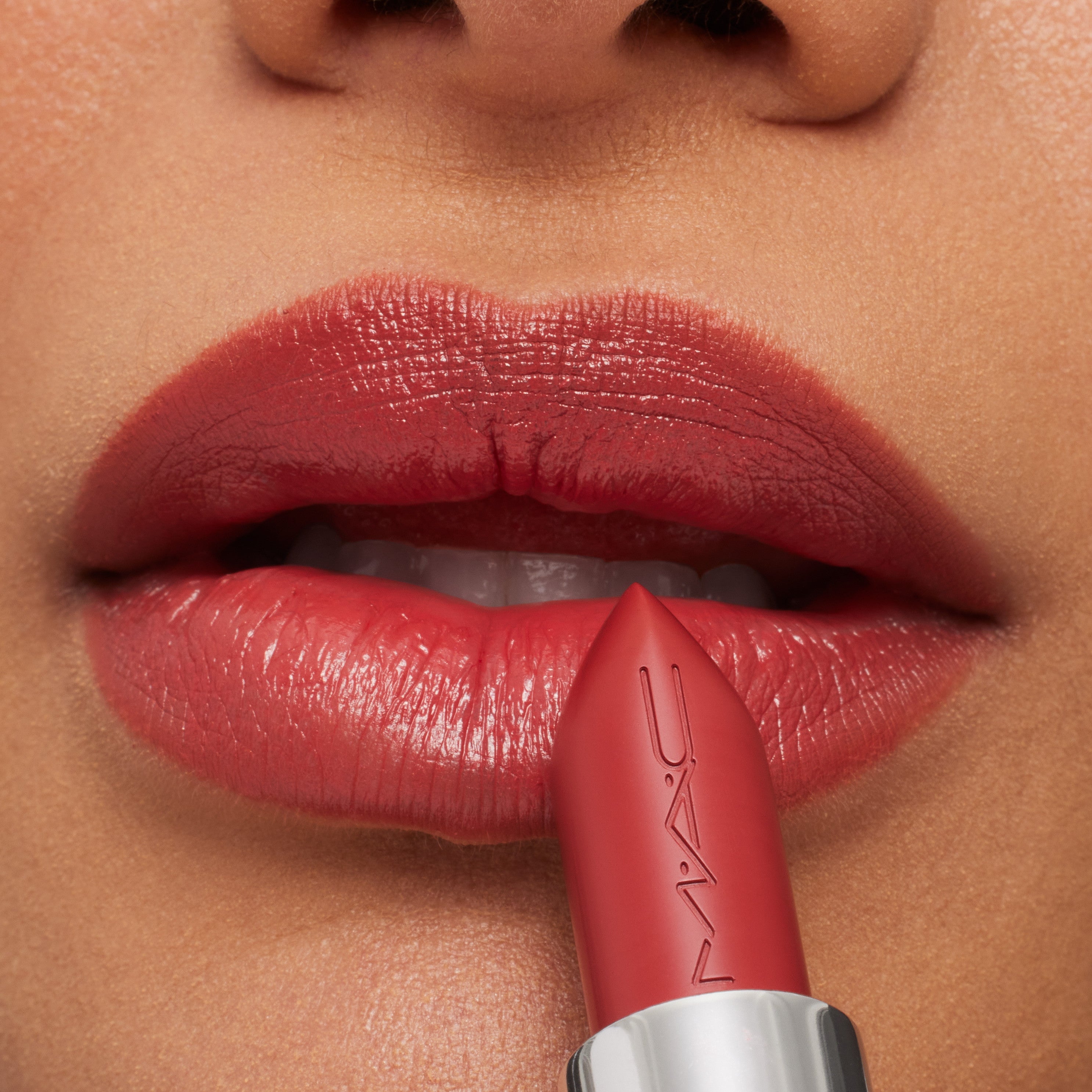 M·A·CXIMAL SLEEK SATIN MINI LIPSTICK - 1MC0000000271-773602720361_04